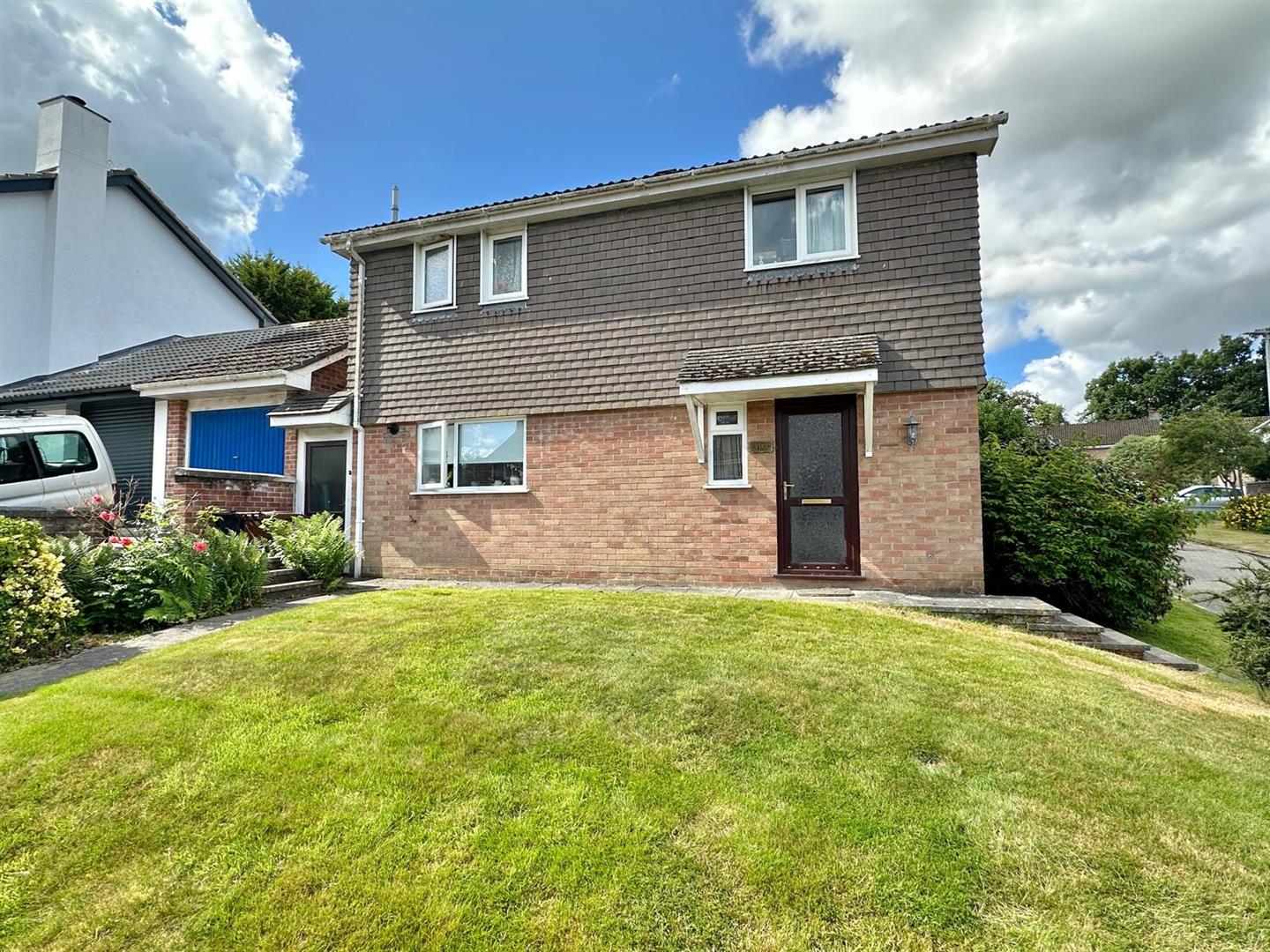 3 bed property in Epworth Close, Truro